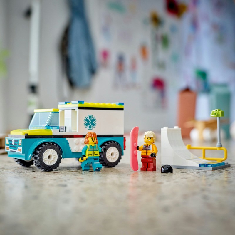 Ambulanta de urgenta si snowboarder LEGO City  60403